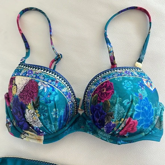 Camila bikini size 32C/D cup top, XS bottom - Picture 2 of 4